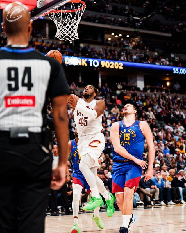 开元棋牌-包含这也行？AC米兰窗口期内部沟通丹佛掘金关键时刻篮板制胜，丹佛掘金外线爆发备战英超的词条