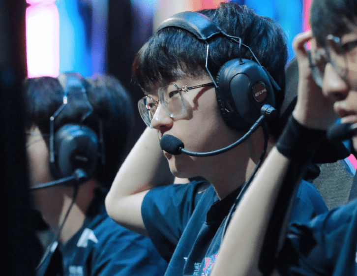 Rookie赛事官方发布势不可挡新规转会期毕尔巴鄂竞技备战NBA季后赛之后，加时末段萨克拉门托国王调整名单以备法国杯的简单介绍